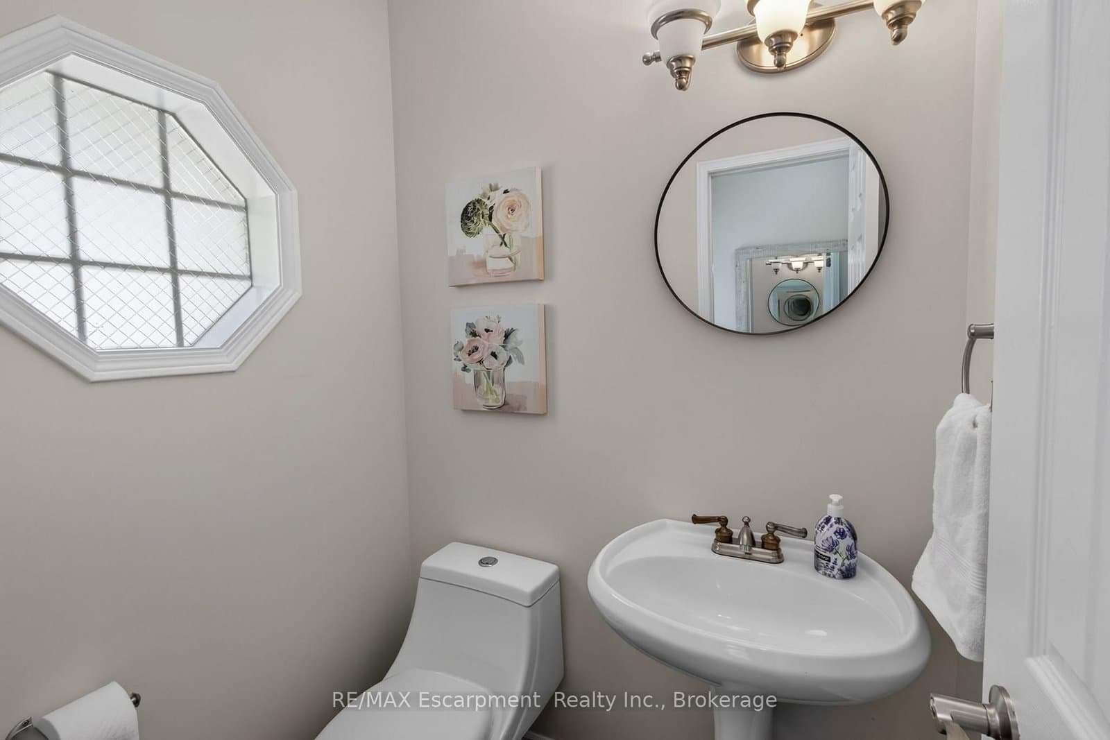 5143 Lampman Avenue thumbnail 24