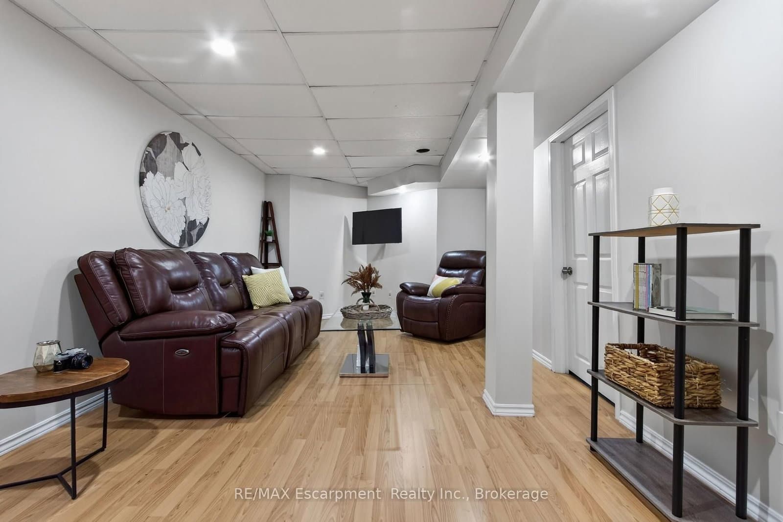 5143 Lampman Avenue thumbnail 38