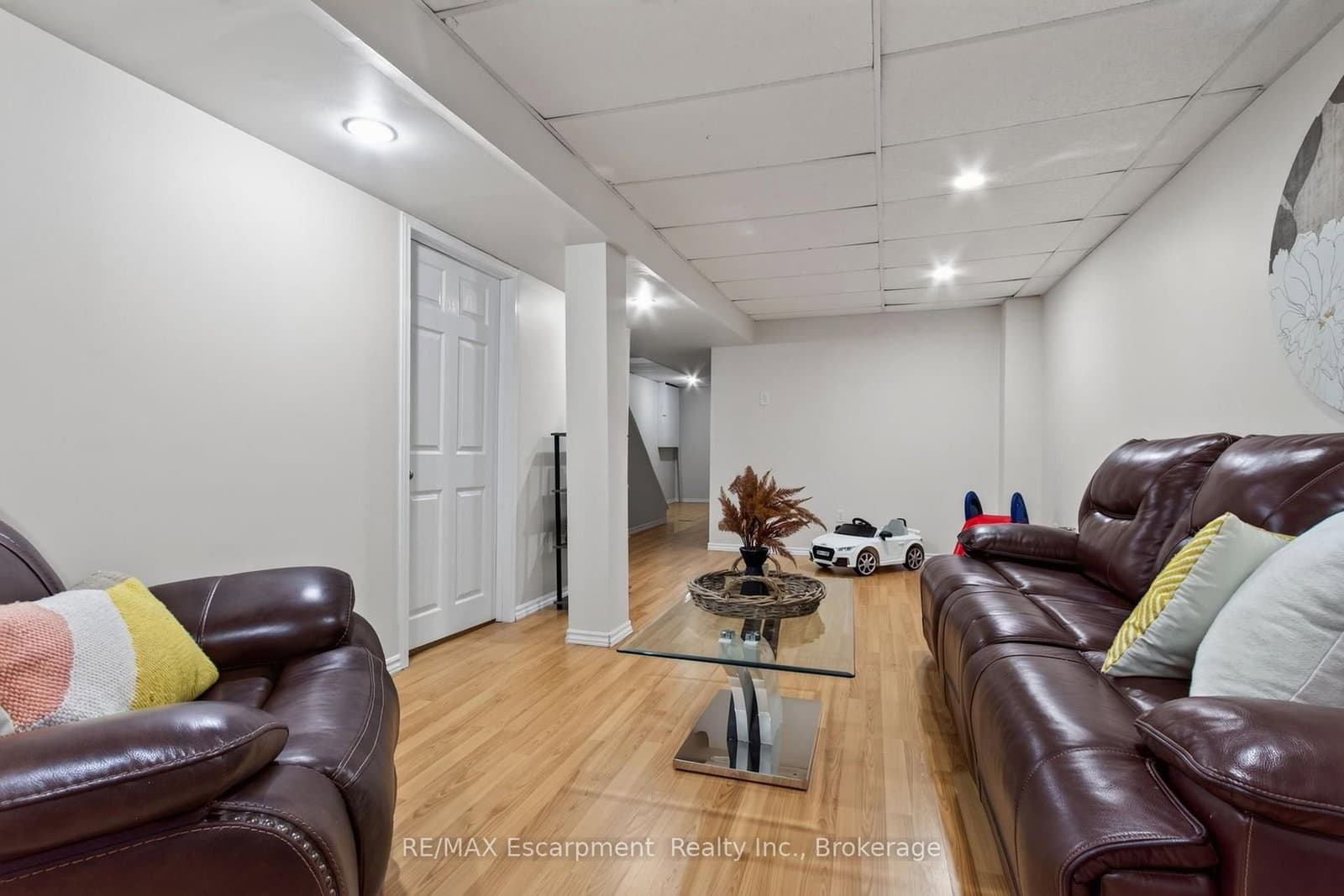 5143 Lampman Avenue thumbnail 40