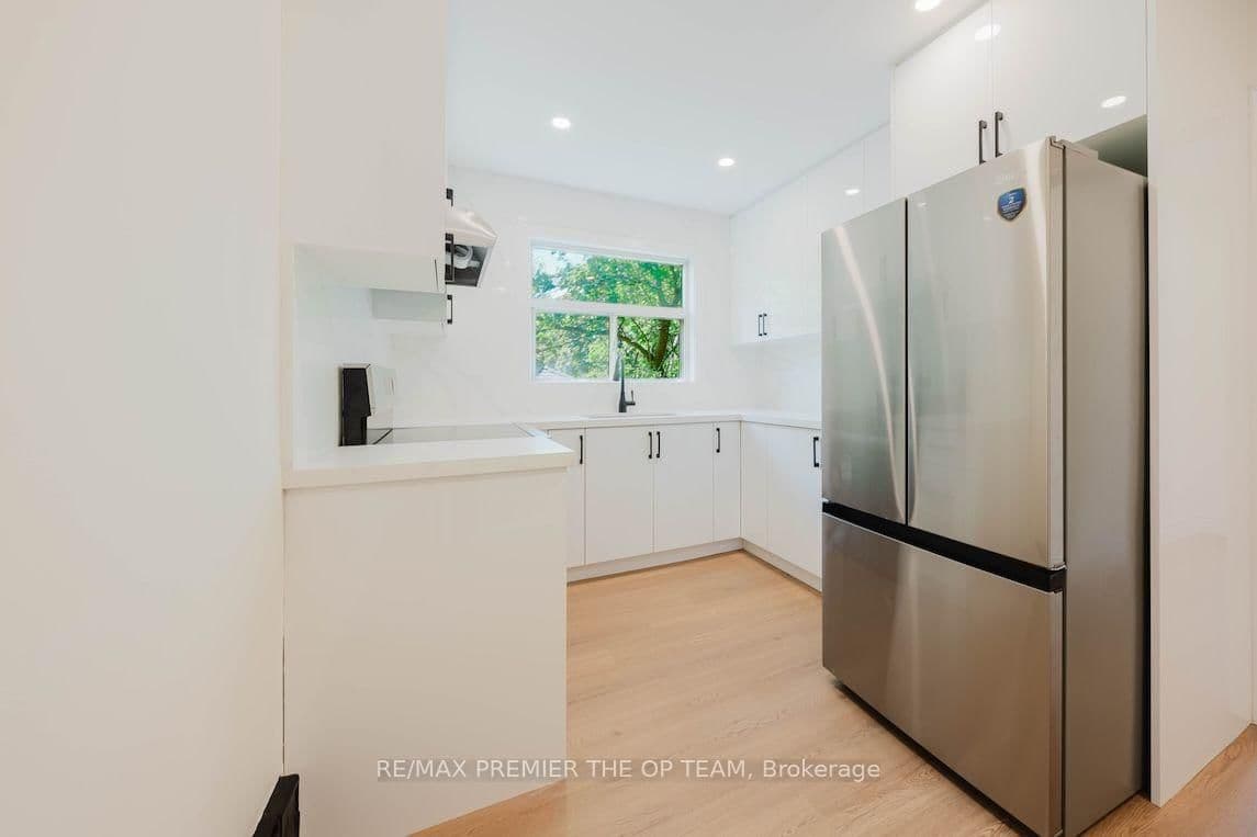 299 Quebec Avenue, Unit 3 thumbnail 10