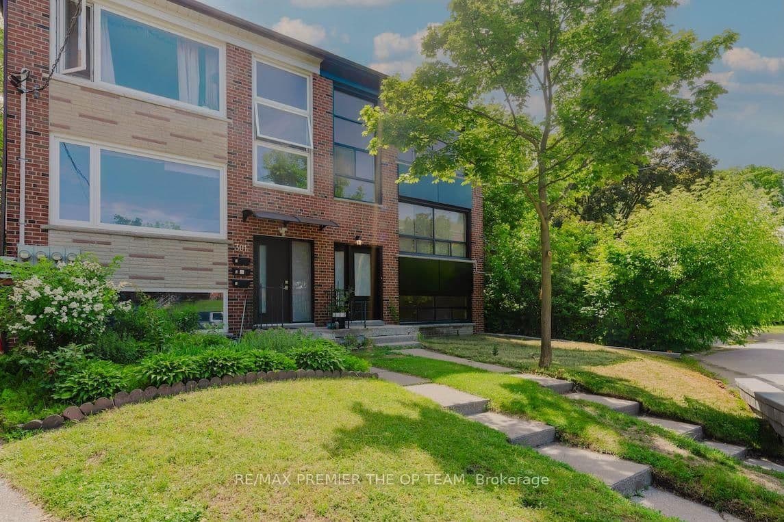299 Quebec Avenue, Unit 1 thumbnail 3