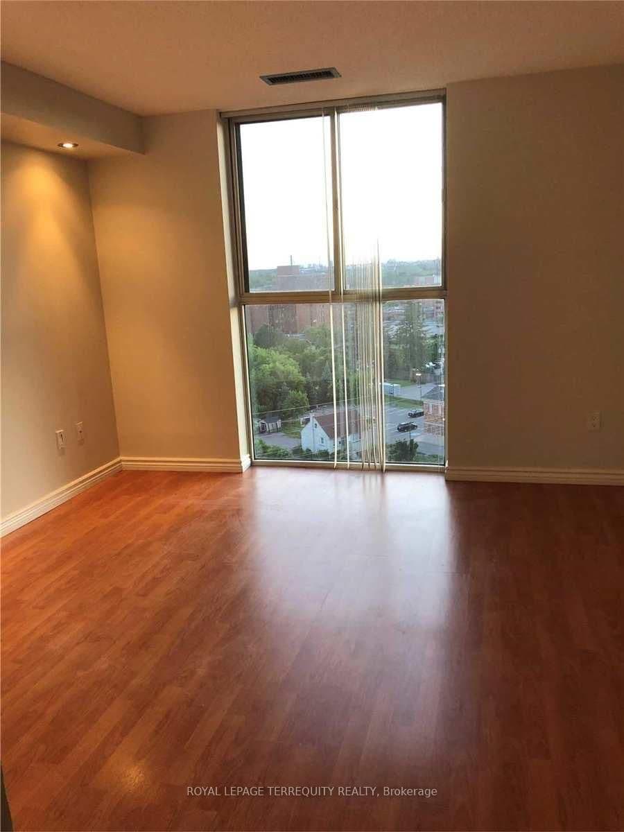 2091 Hurontario Street, Unit PH06 thumbnail 8