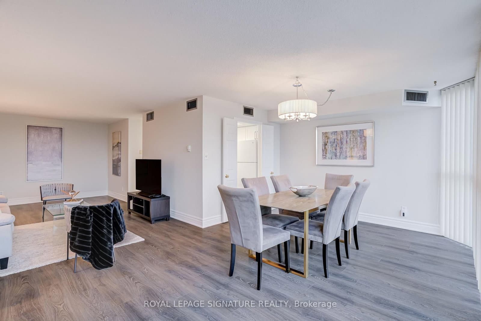 880 Dundas Street W, Unit 405 thumbnail 23