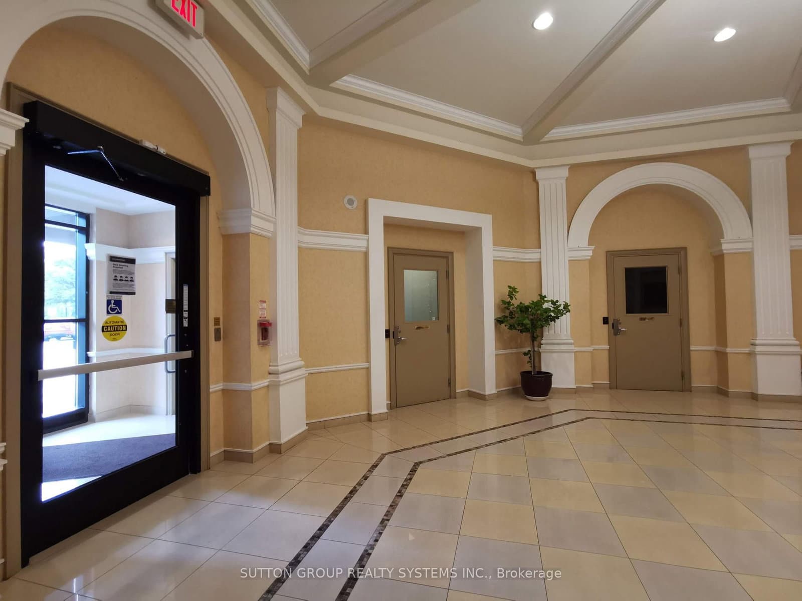 220 Forum Drive, Unit 913 thumbnail 3