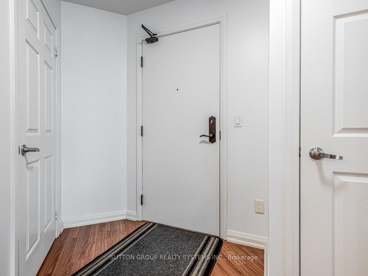 220 Forum Drive, Unit 913 thumbnail 4