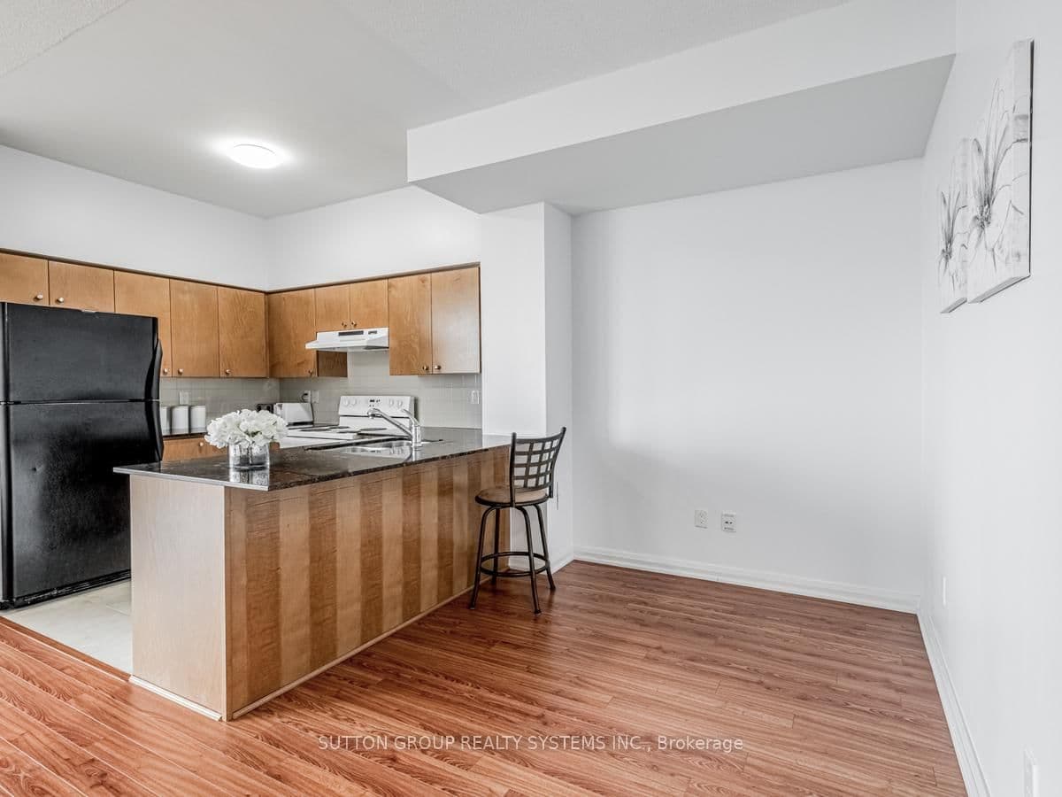 220 Forum Drive, Unit 913 thumbnail 9