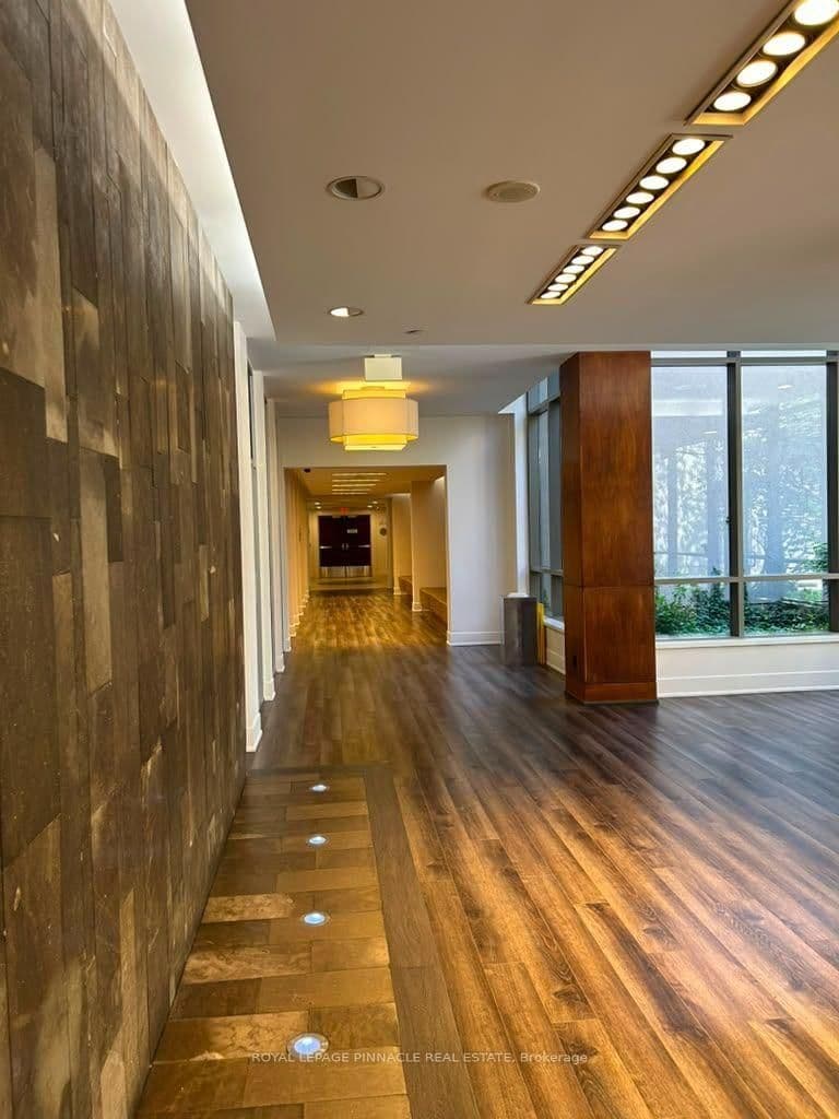 3880 Duke of York Boulevard, Unit 2801 thumbnail 11
