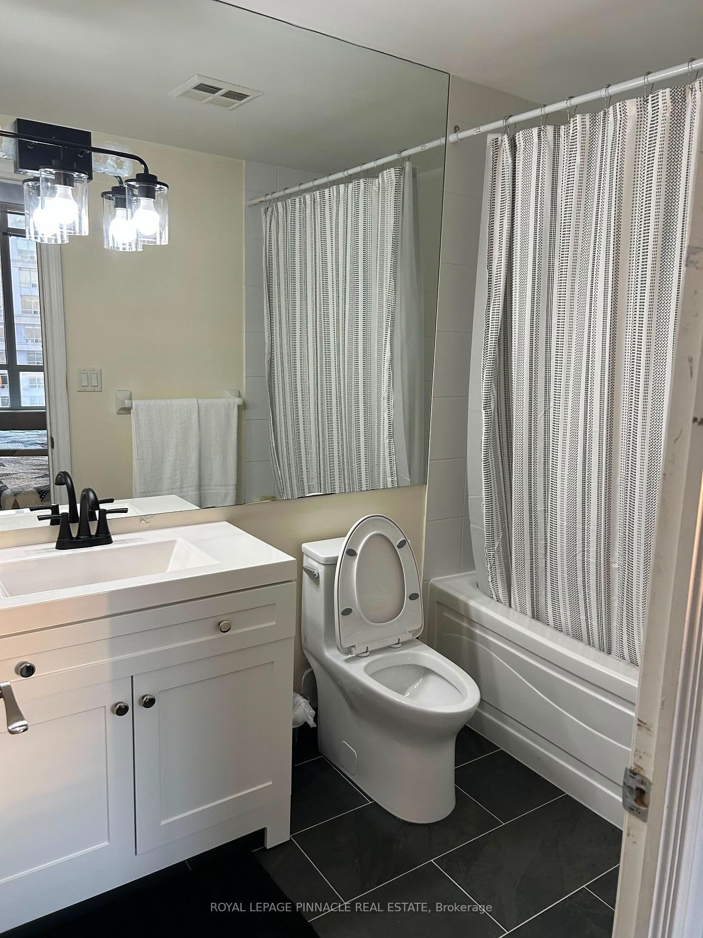 3880 Duke of York Boulevard, Unit 2801 thumbnail 20