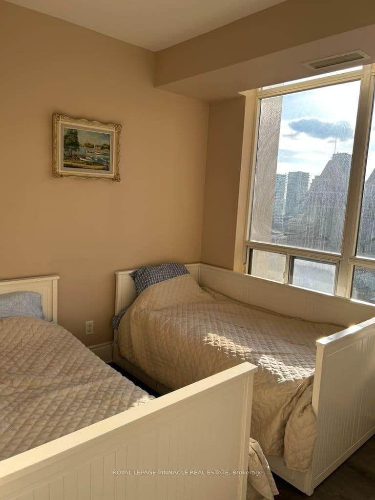 3880 Duke of York Boulevard, Unit 2801 thumbnail 6
