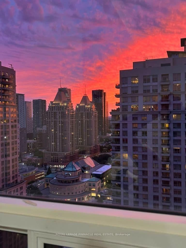 3880 Duke of York Boulevard, Unit 2801 thumbnail 2