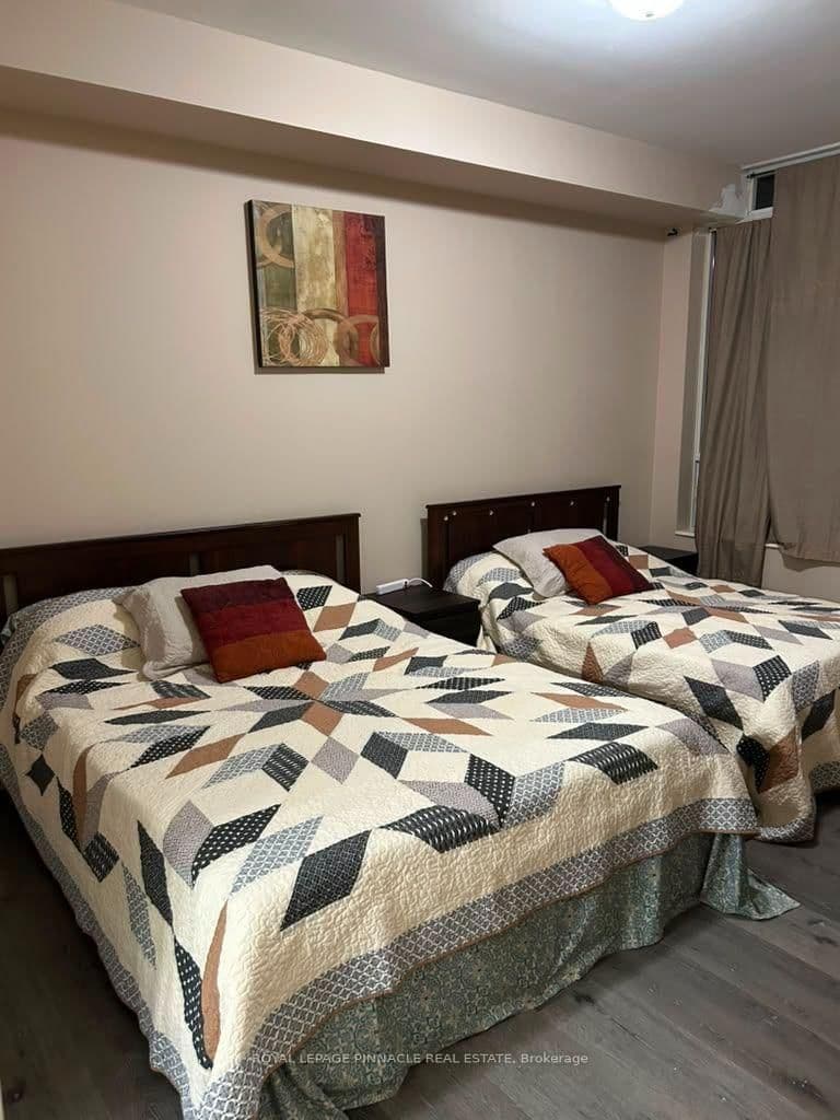 3880 Duke of York Boulevard, Unit 2801 thumbnail 4