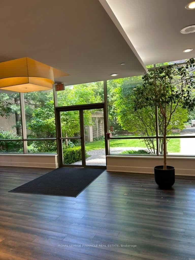 3880 Duke of York Boulevard, Unit 2801 thumbnail 9