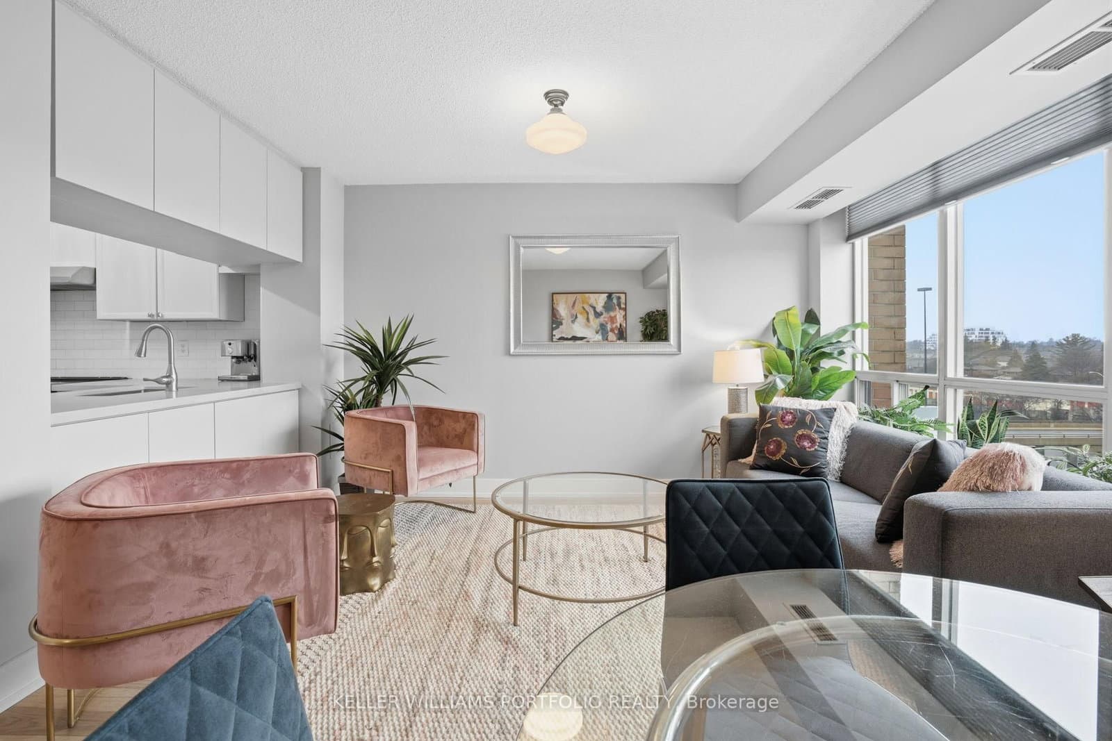190 Manitoba Street, Unit 802 thumbnail 12