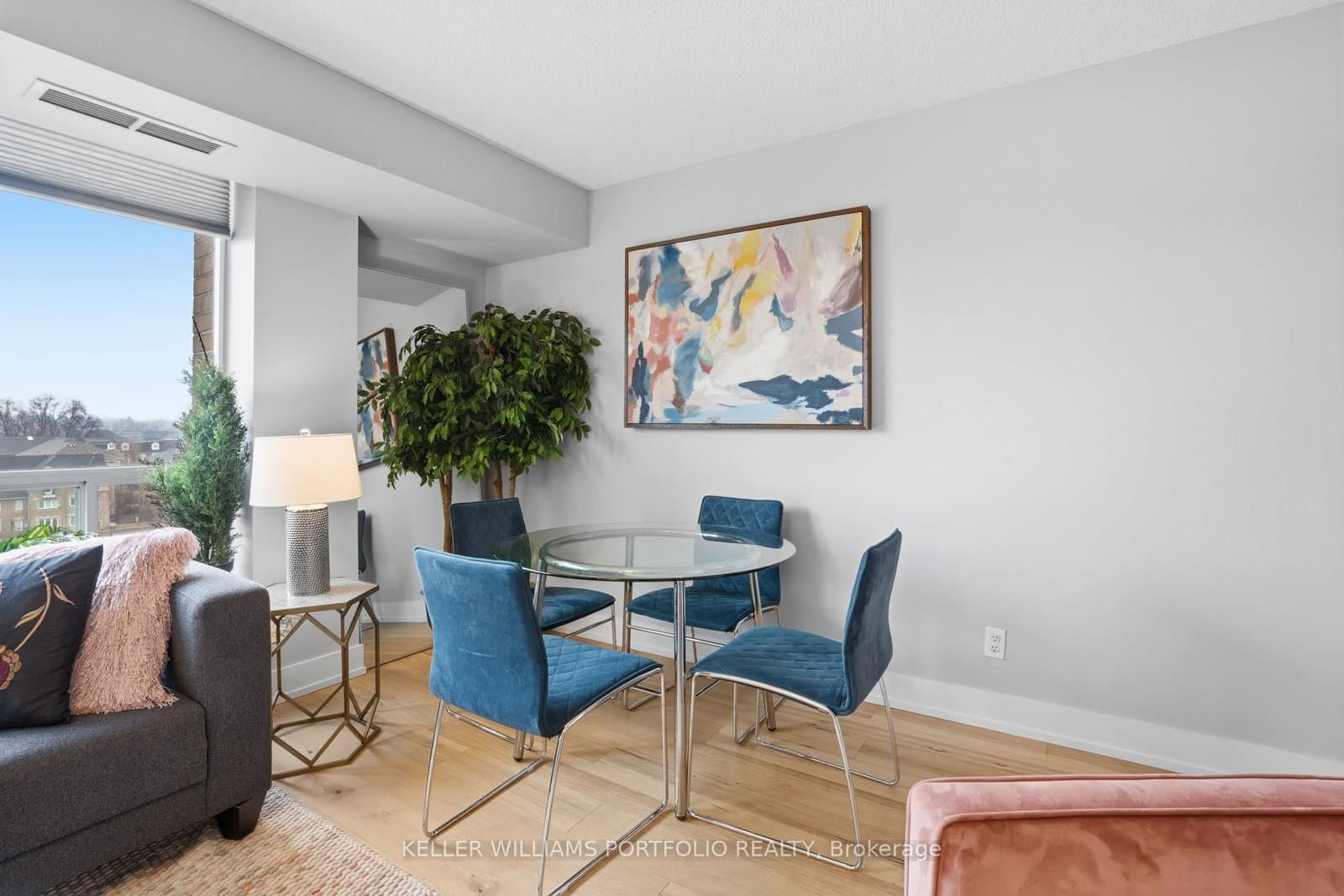 190 Manitoba Street, Unit 802 thumbnail 14