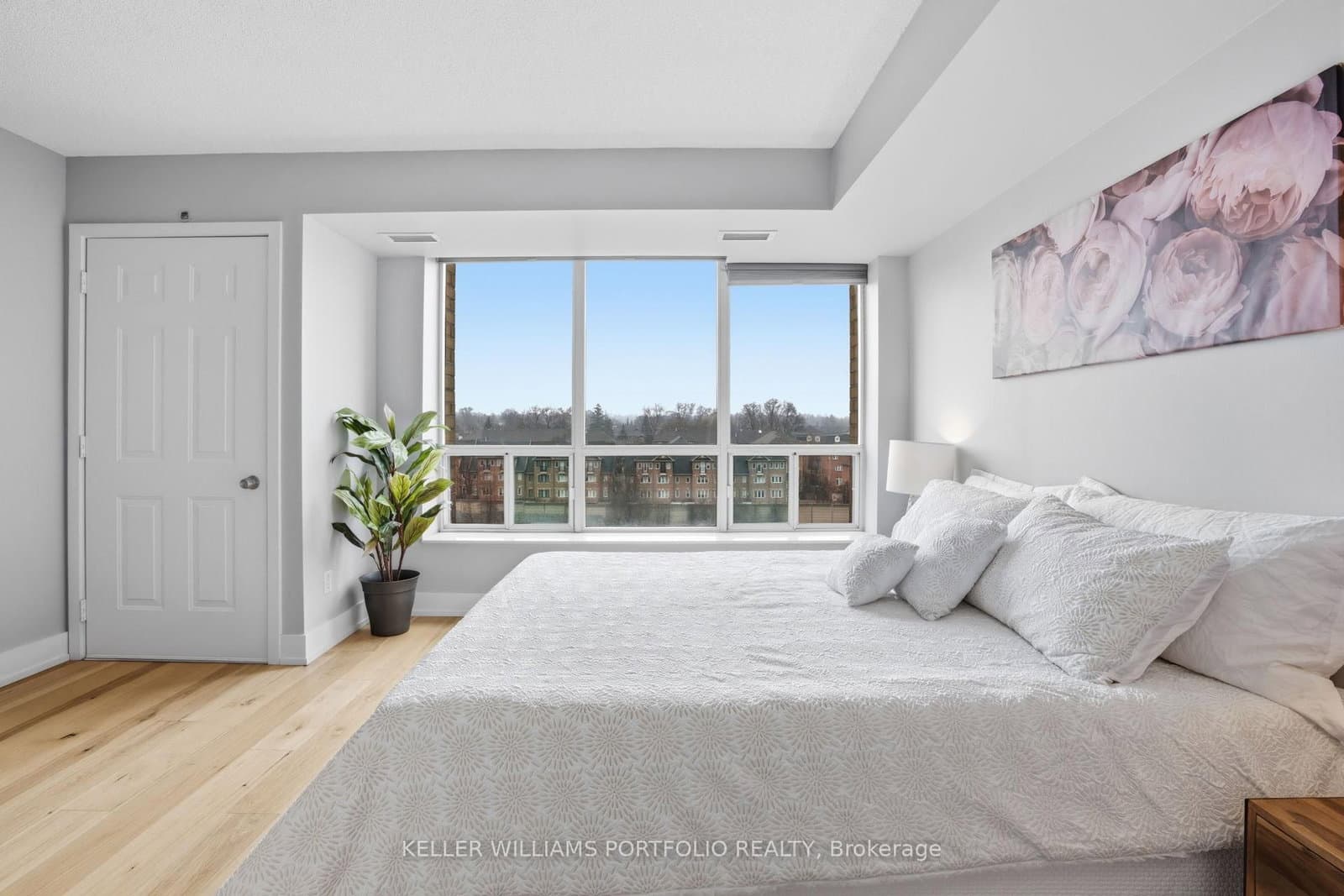 190 Manitoba Street, Unit 802 thumbnail 19