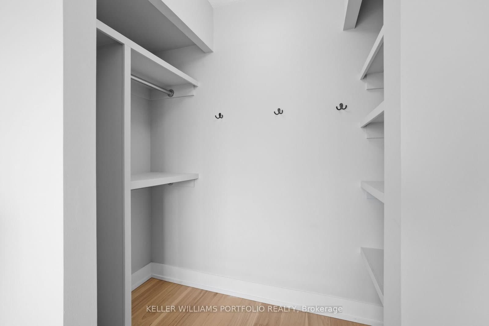 190 Manitoba Street, Unit 802 thumbnail 20