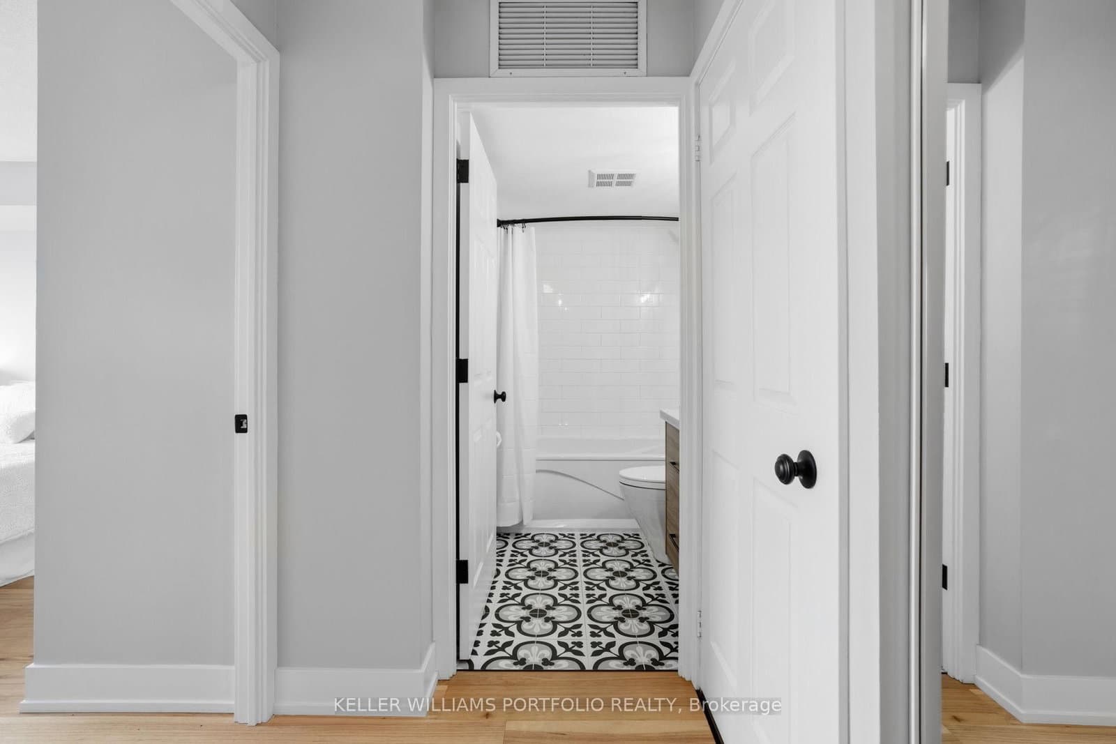 190 Manitoba Street, Unit 802 thumbnail 21