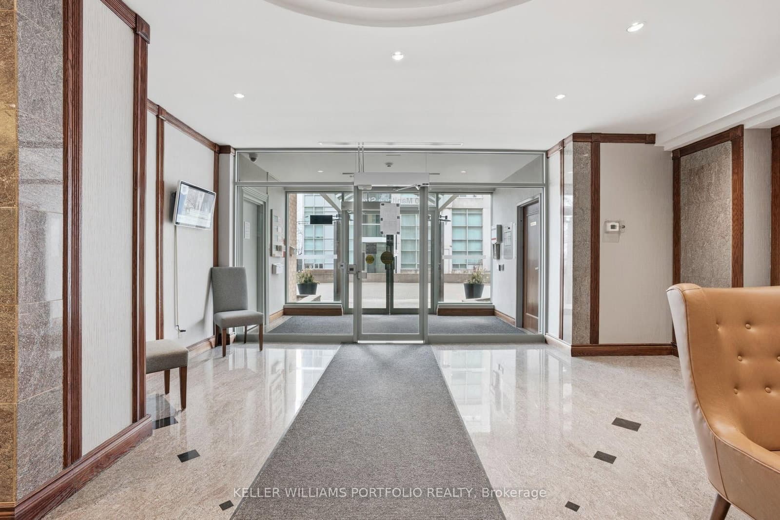 190 Manitoba Street, Unit 802 thumbnail 6