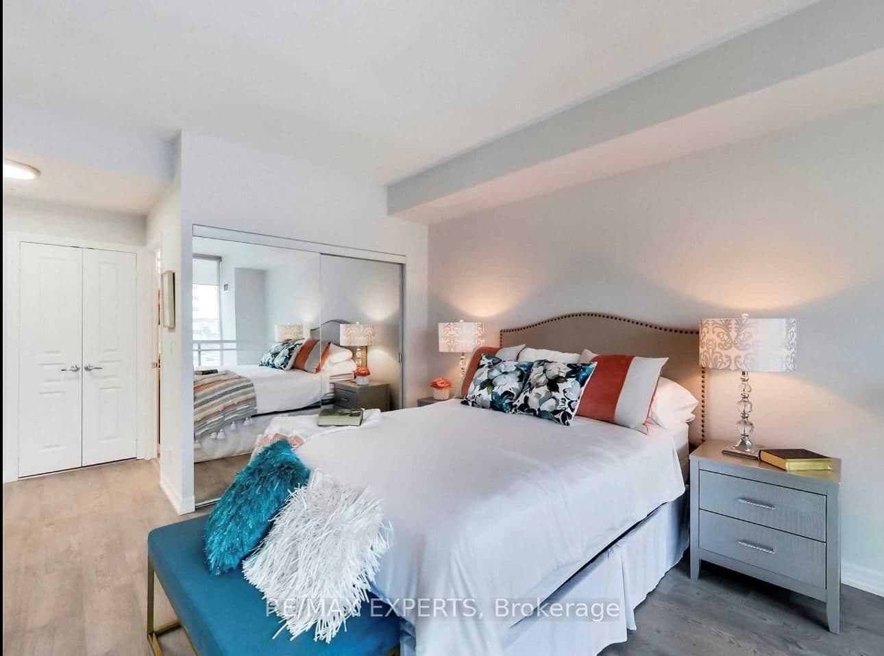 220 Burnhamthorpe Road W, Unit 722 thumbnail 25