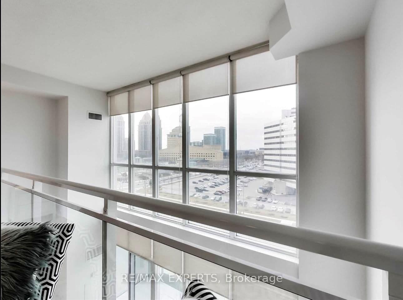 220 Burnhamthorpe Road W, Unit 722 thumbnail 27