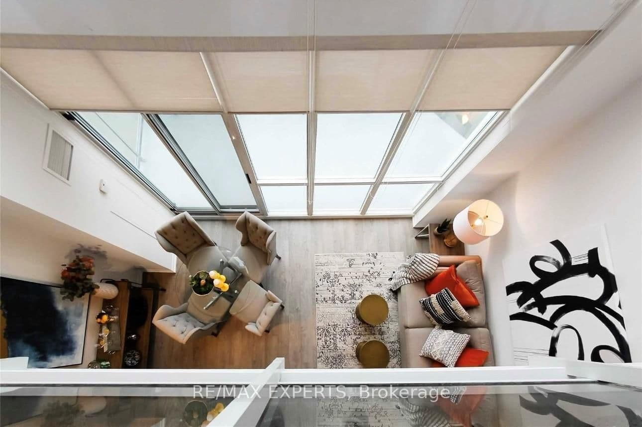 220 Burnhamthorpe Road W, Unit 722 thumbnail 3