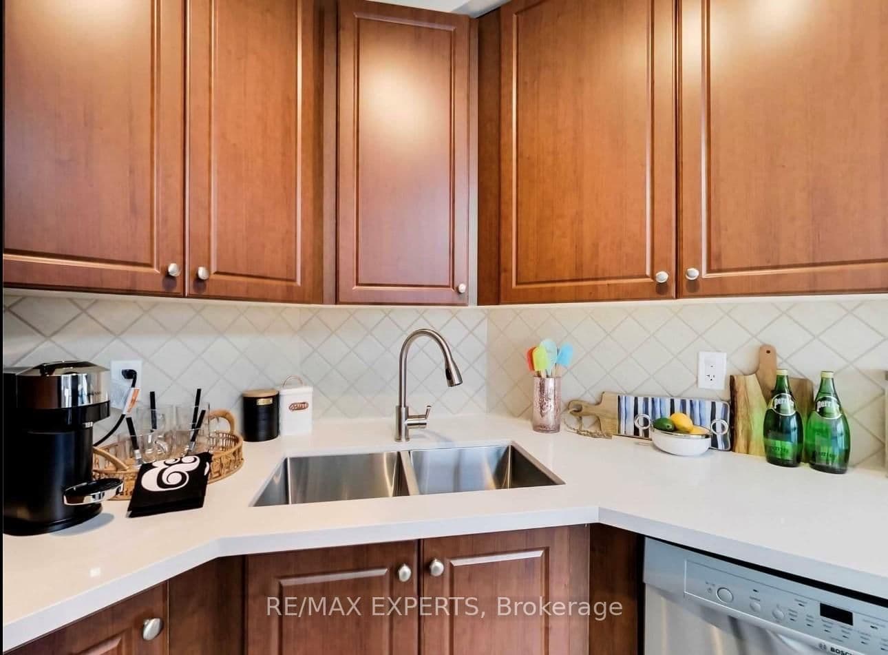 220 Burnhamthorpe Road W, Unit 722 thumbnail 7