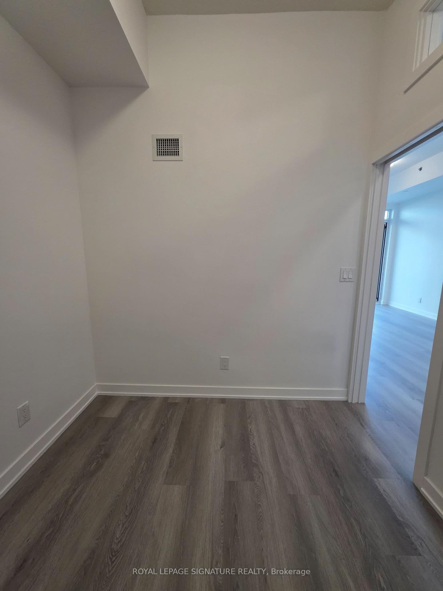3200 Dakota Common, Unit 104B thumbnail 8