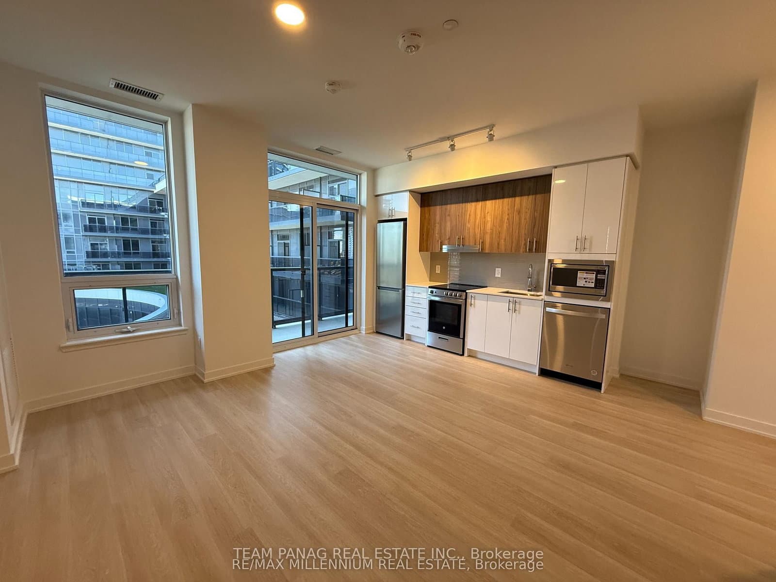 5105 Hurontario Street, Unit 431 thumbnail 4
