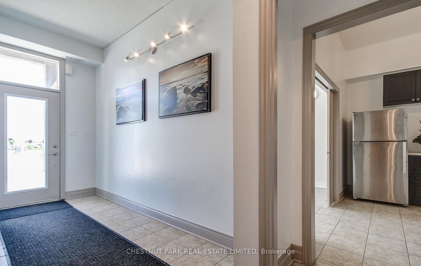885 E Lakeshore Road E, Unit 5 thumbnail 3