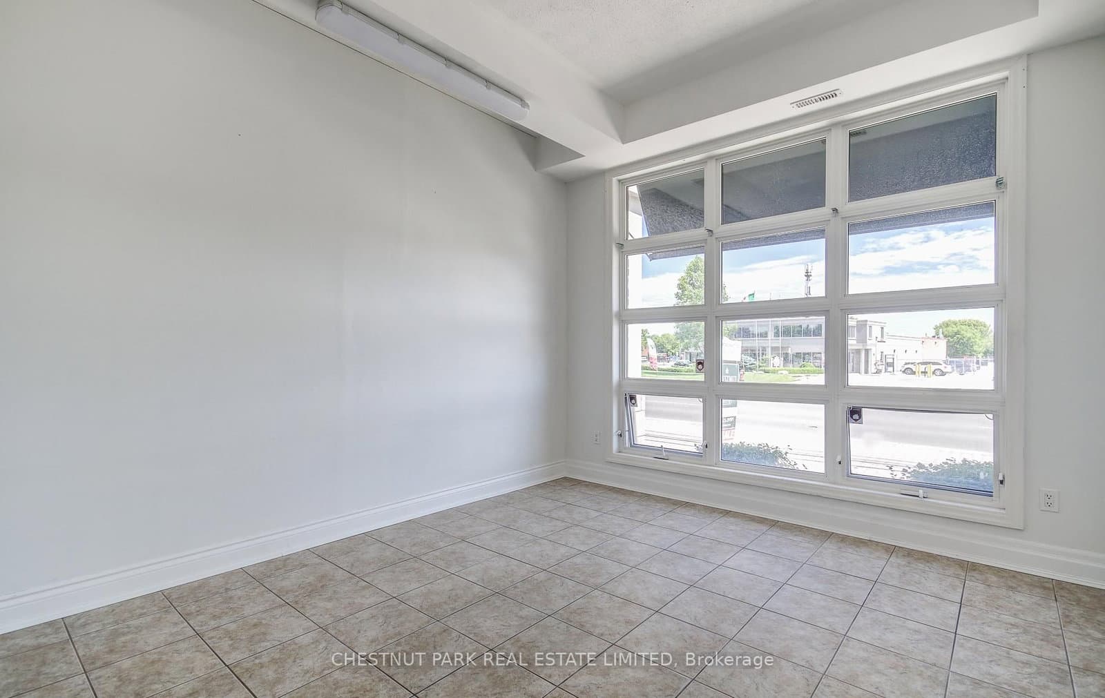 885 E Lakeshore Road E, Unit 5 thumbnail 9