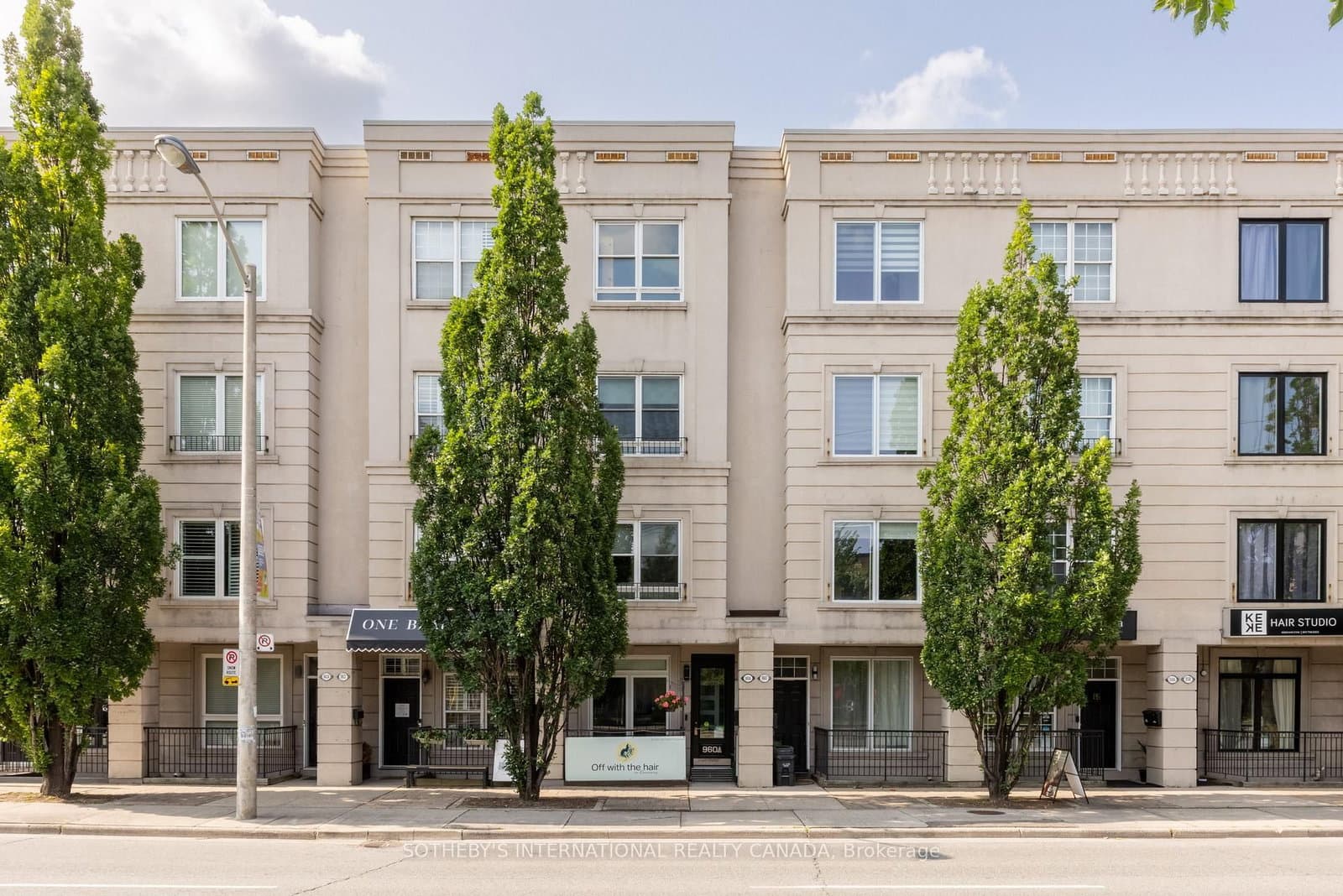 960A The Queensway - Image 1