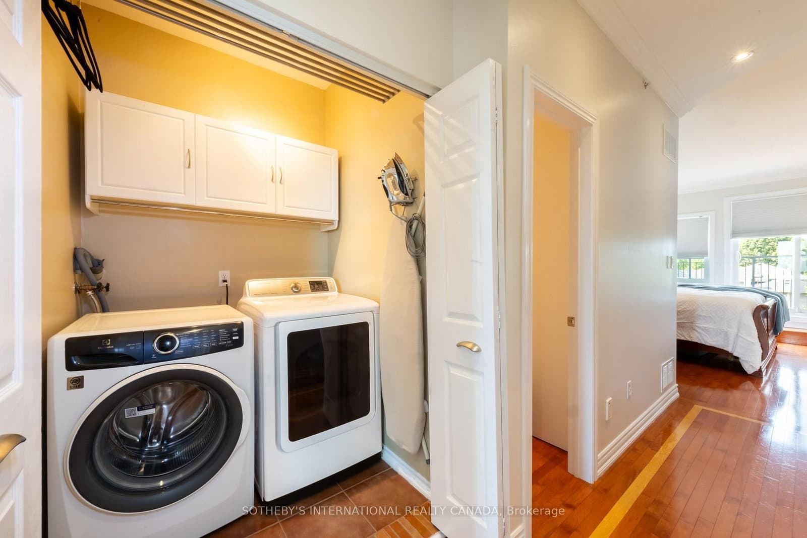 960A The Queensway thumbnail 26
