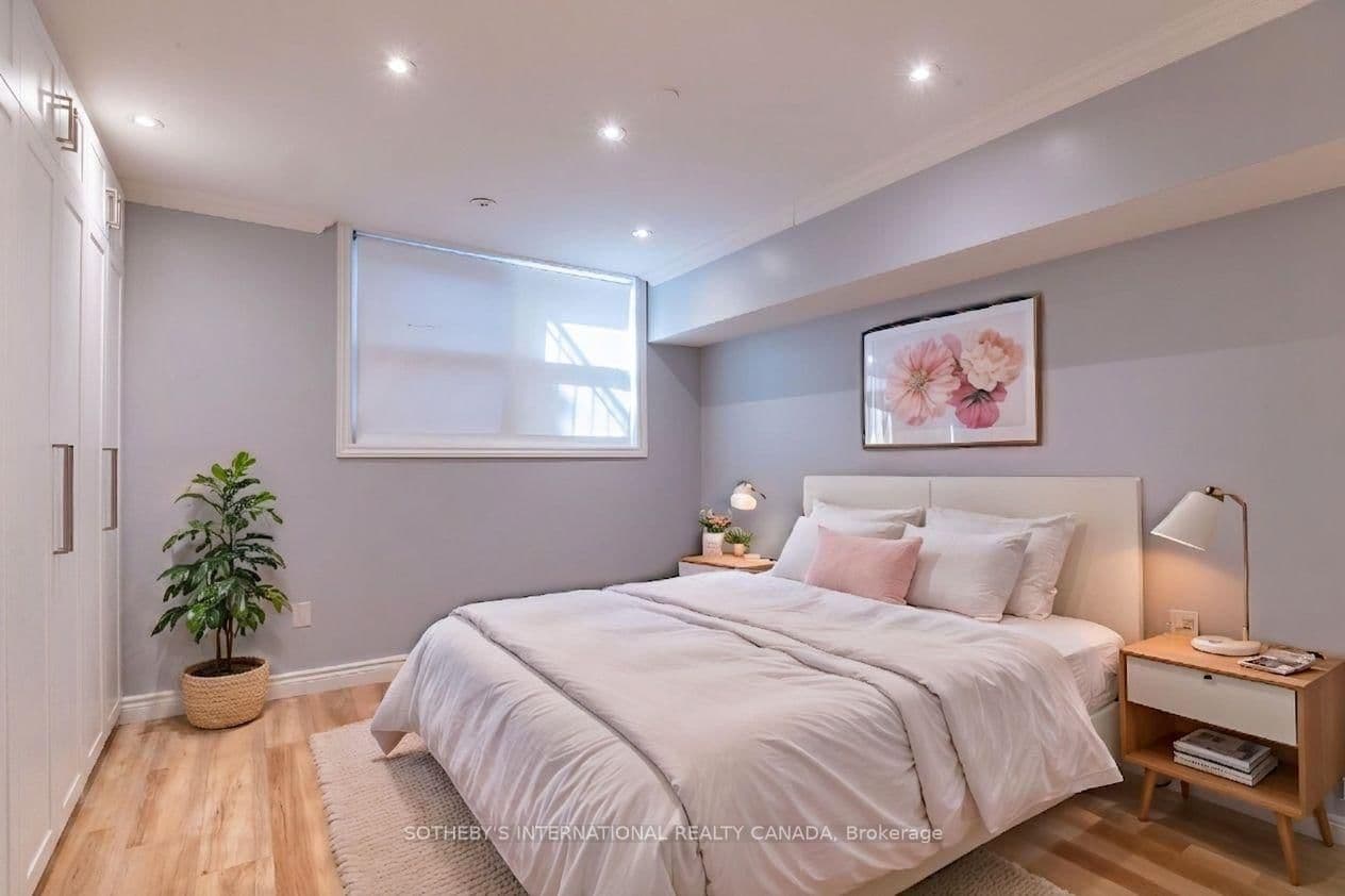 960A The Queensway thumbnail 37