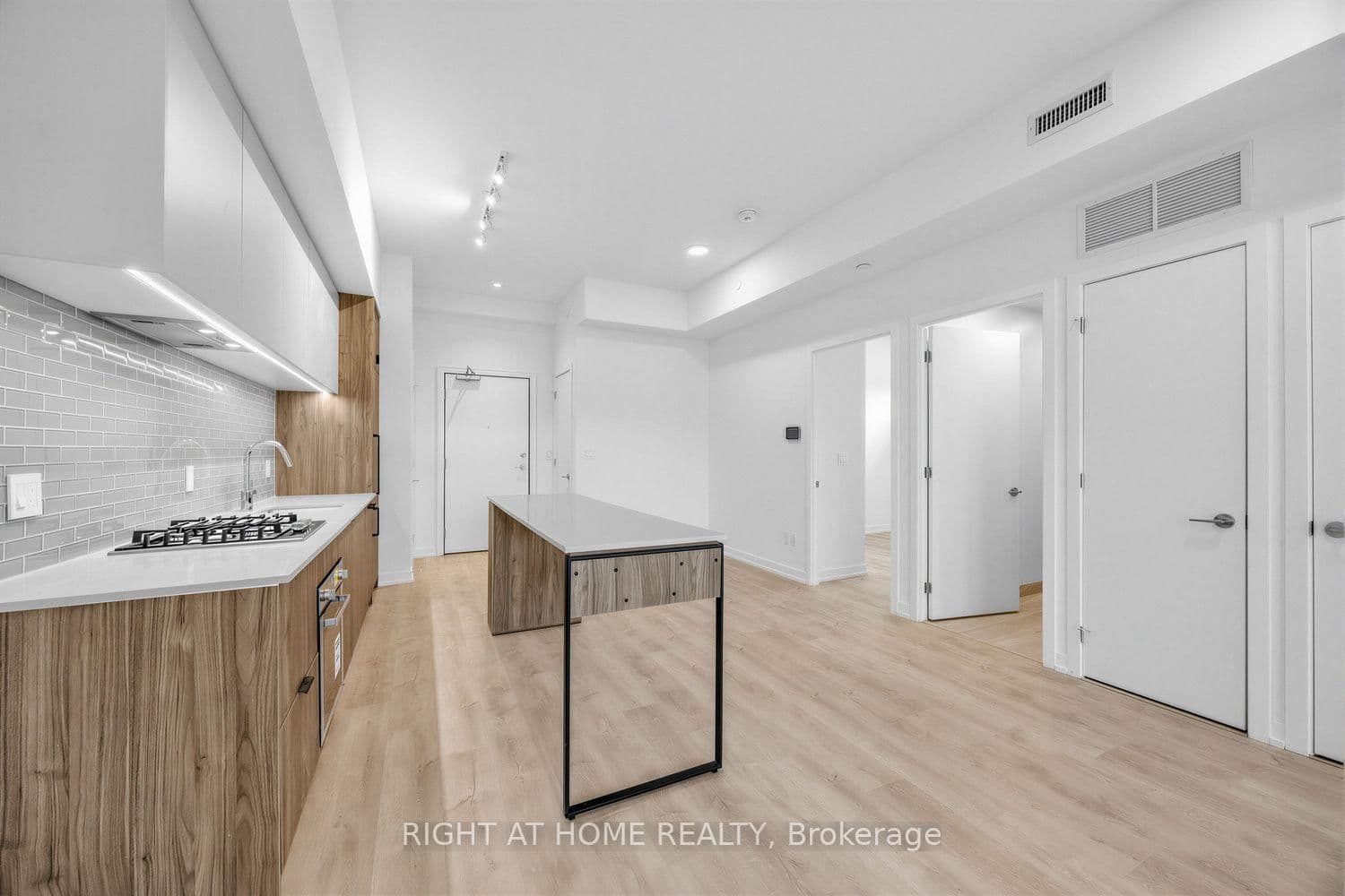 722 Marlee Avenue, Unit 207 thumbnail 10