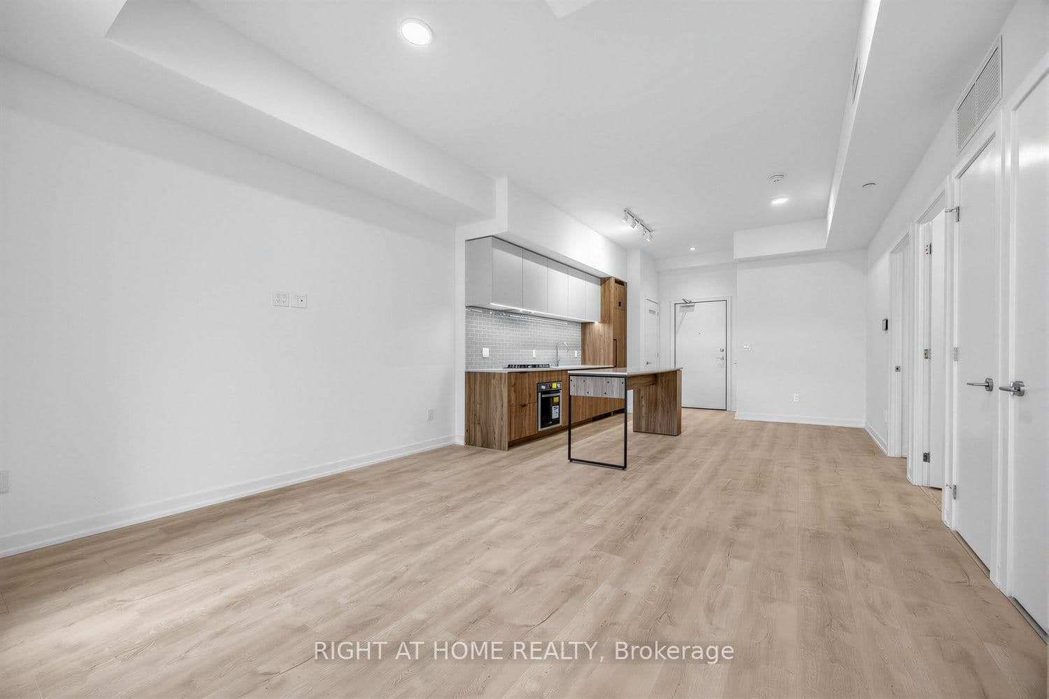722 Marlee Avenue, Unit 207 thumbnail 16