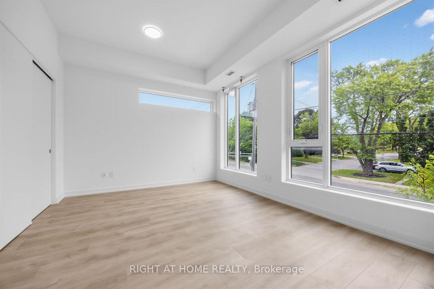 722 Marlee Avenue, Unit 207 thumbnail 17