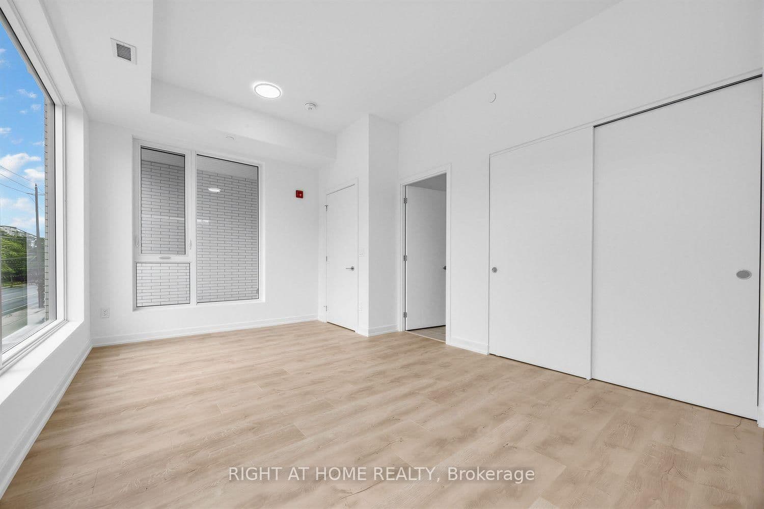 722 Marlee Avenue, Unit 207 thumbnail 18