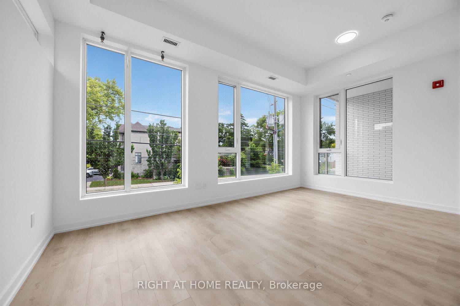 722 Marlee Avenue, Unit 207 thumbnail 19