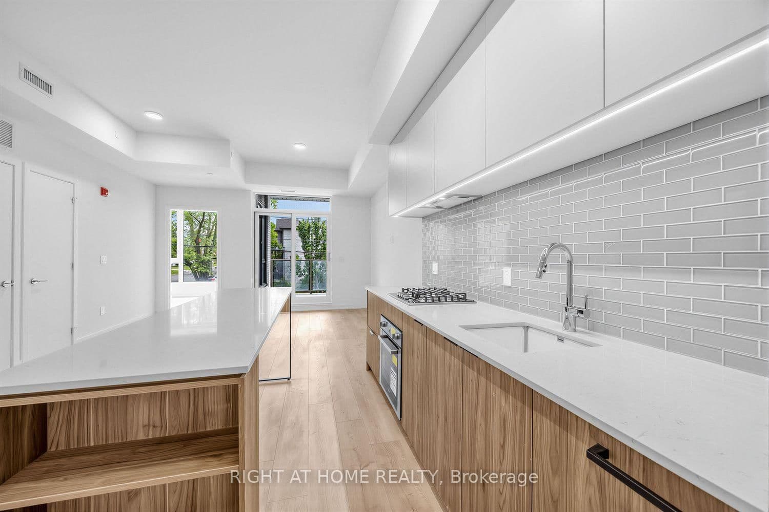 722 Marlee Avenue, Unit 207 thumbnail 4