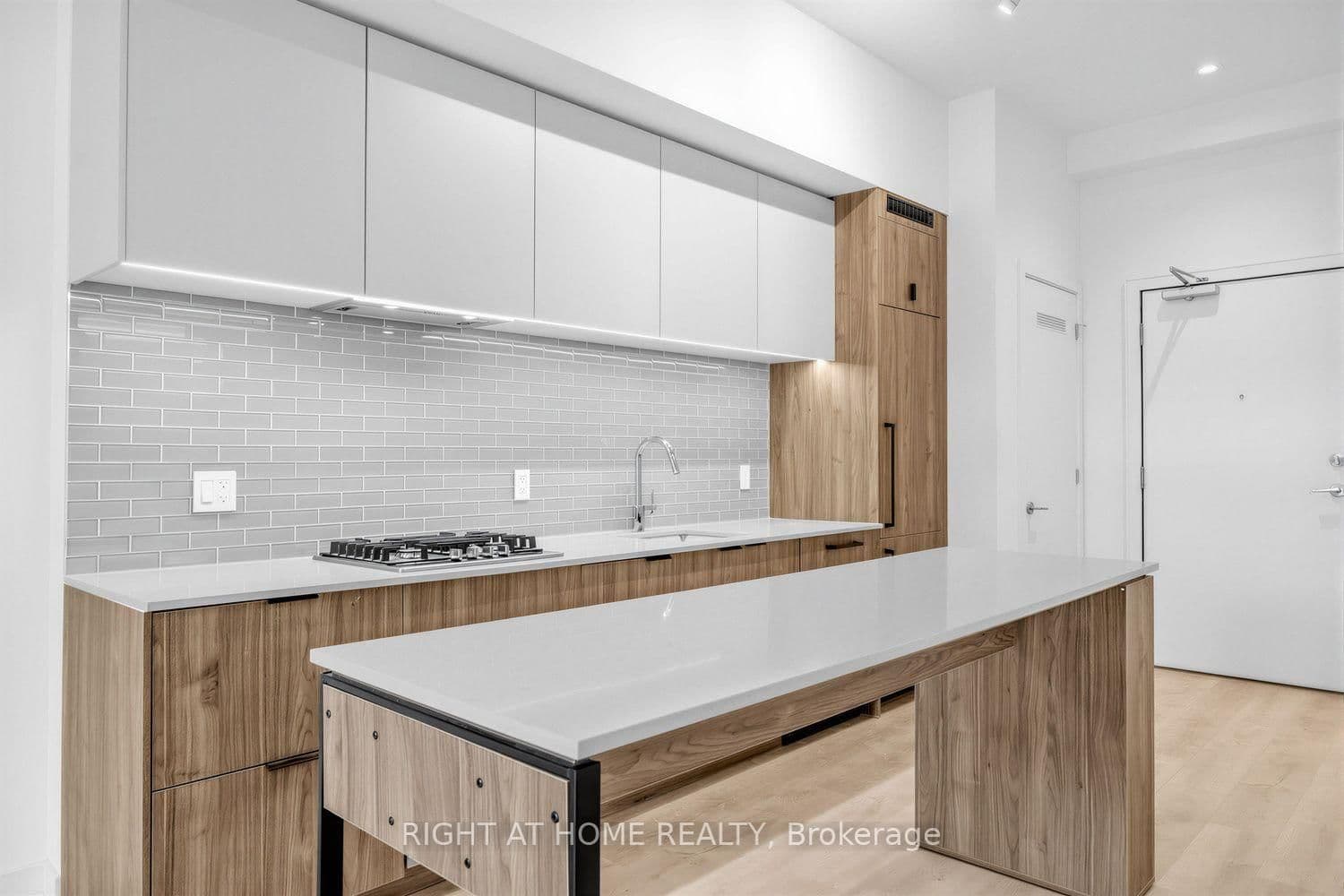 722 Marlee Avenue, Unit 207 thumbnail 8