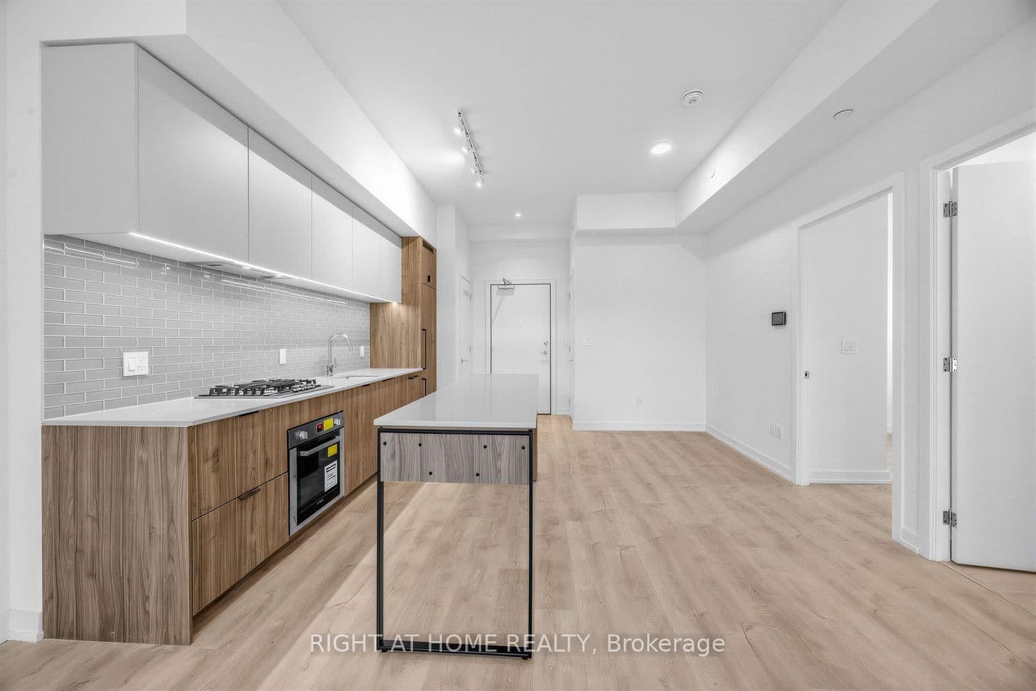 722 Marlee Avenue, Unit 207 thumbnail 9