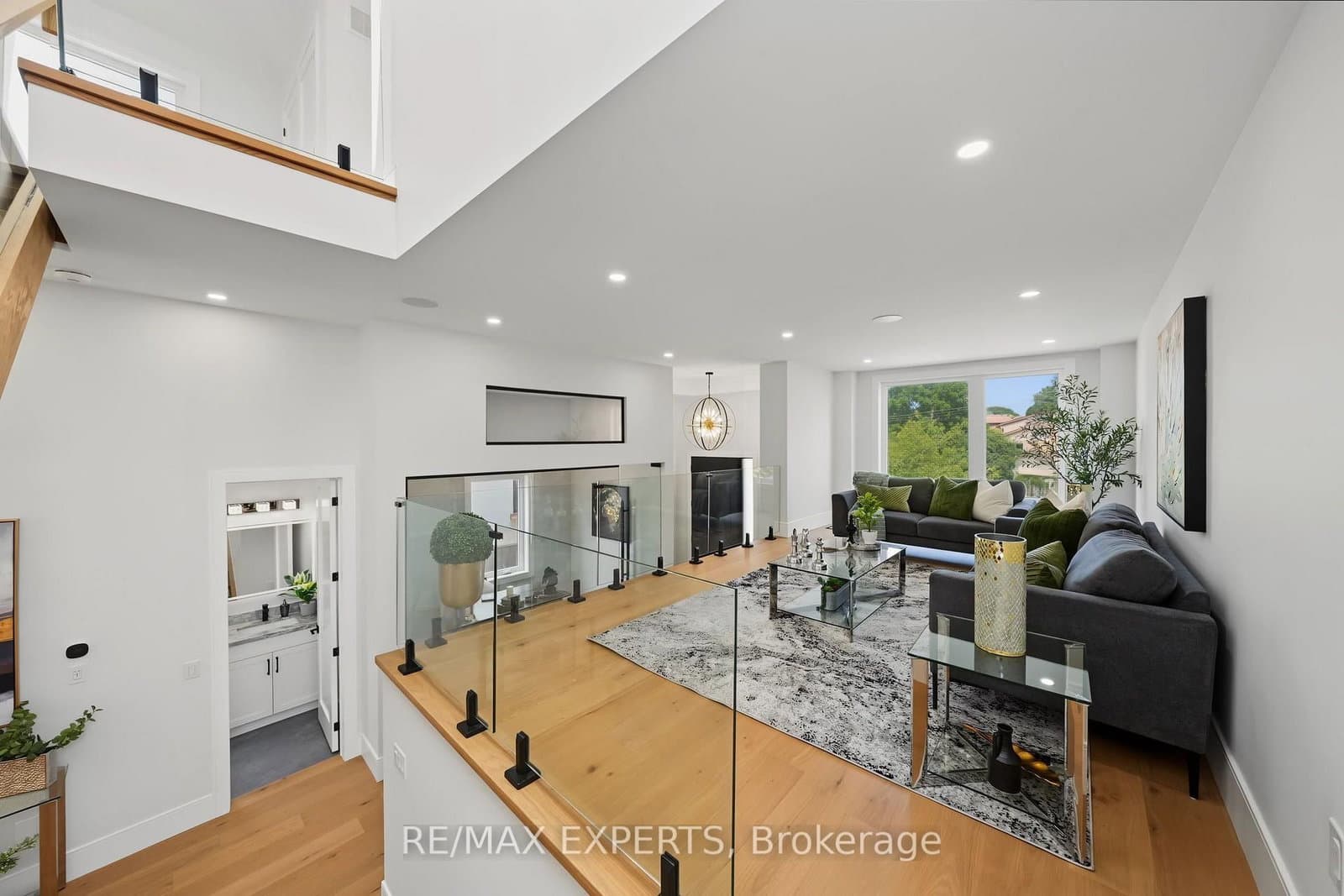 1062 Alexandra Avenue thumbnail 17