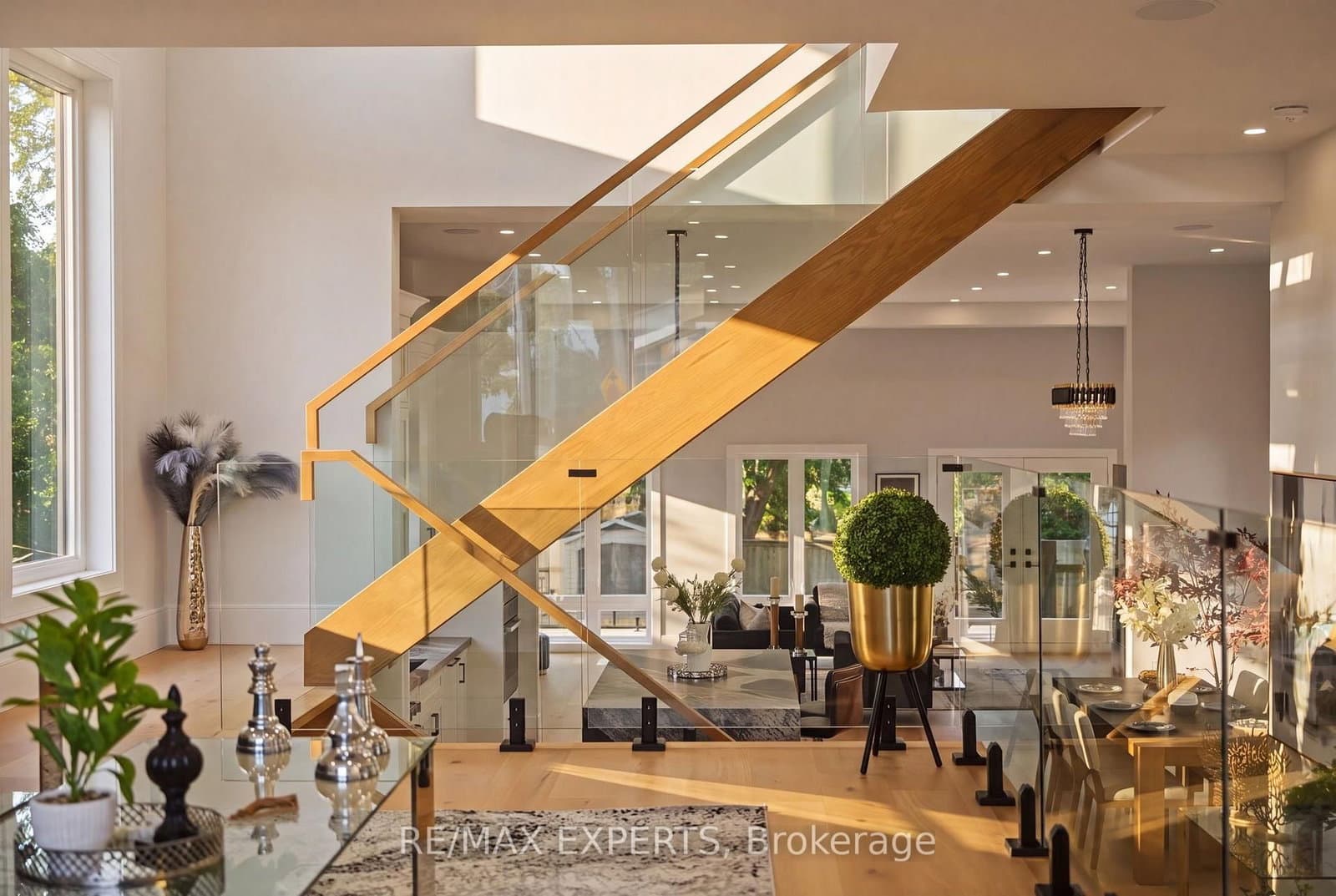 1062 Alexandra Avenue thumbnail 19