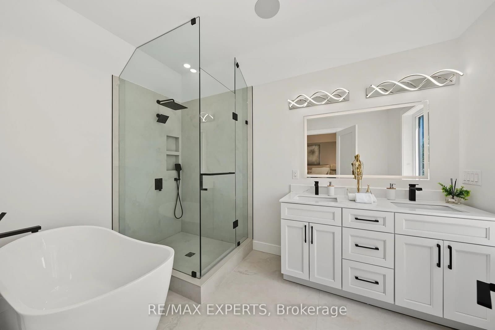 1062 Alexandra Avenue thumbnail 23