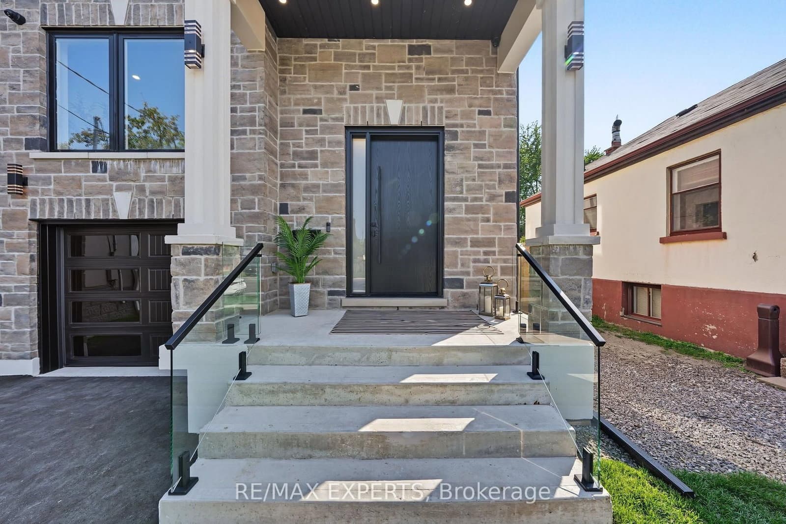1062 Alexandra Avenue thumbnail 3