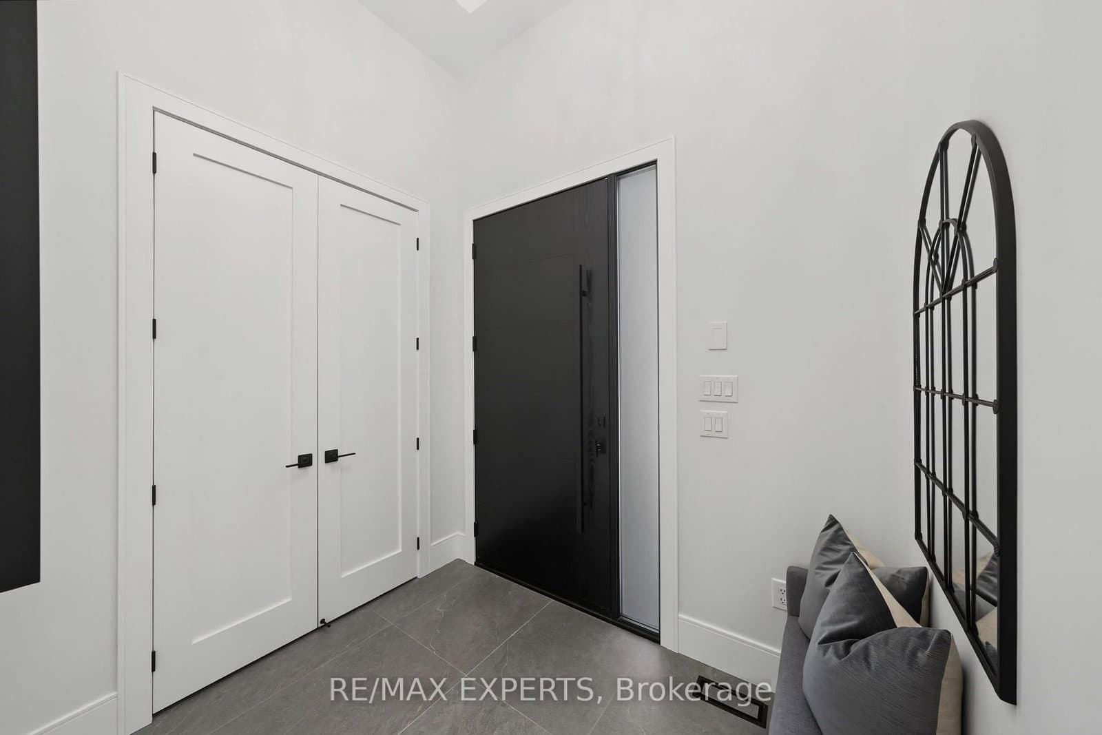 1062 Alexandra Avenue thumbnail 4