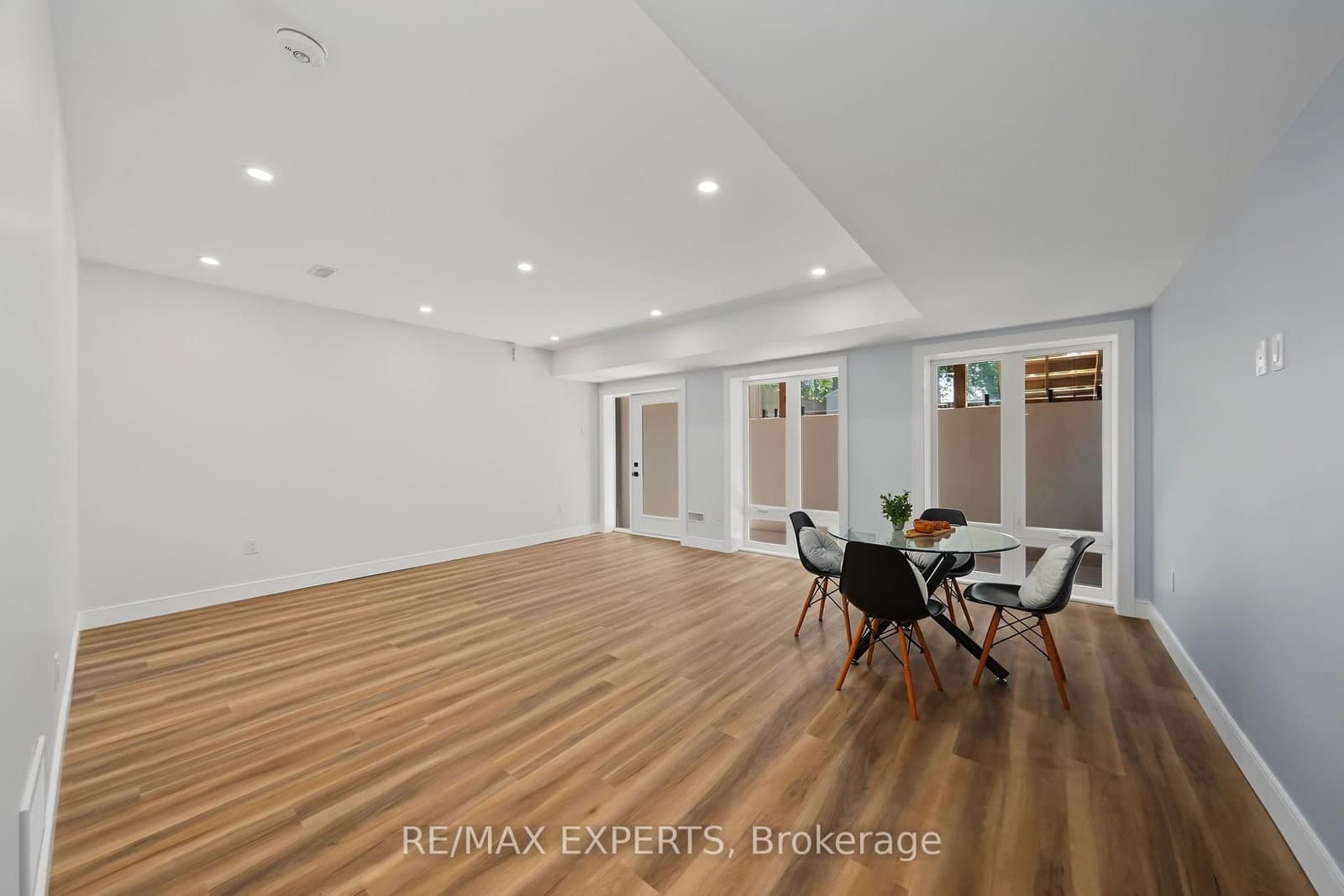1062 Alexandra Avenue thumbnail 43