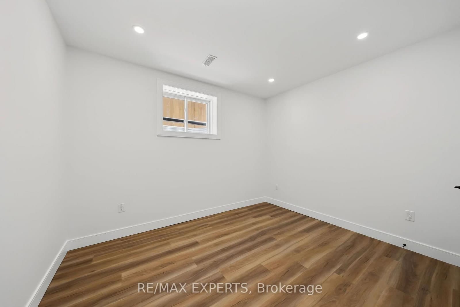 1062 Alexandra Avenue thumbnail 44
