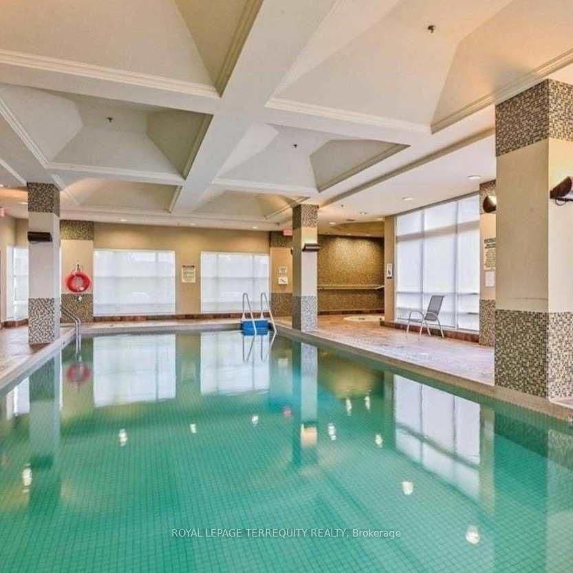 349 Rathburn Road W, Unit 1819 thumbnail 3