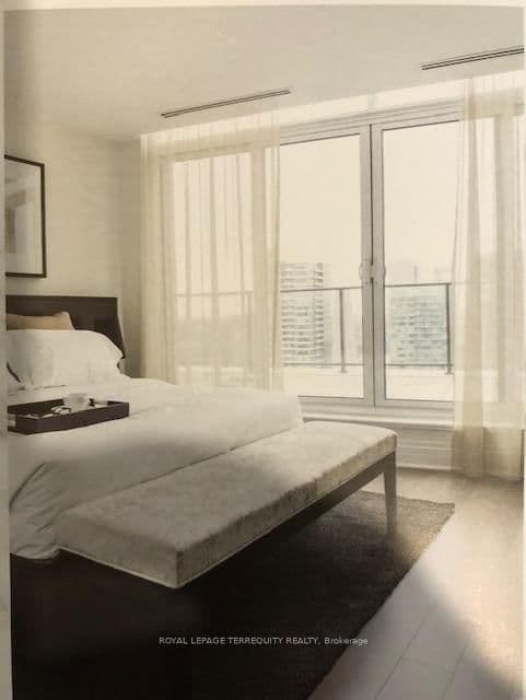 349 Rathburn Road W, Unit 1819 thumbnail 4
